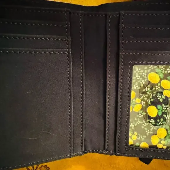 Vera Bradley Navy Quilted Flap Trifold Wallet Wristlet - Picture 8 of 10